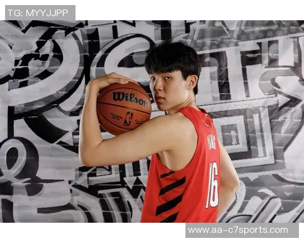 比卢普斯耐心指导杨瀚森学习与成长并重的篮球之路