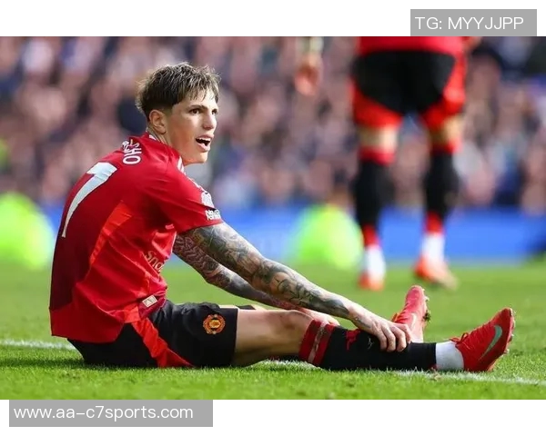 豪取三连胜阿莫林的343阵型再获认可曼联战术更直接引发热议