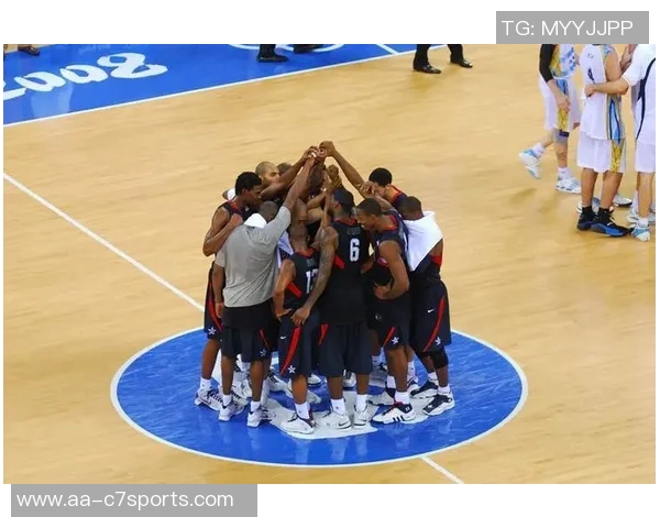 奥尼尔盛赞勇士团队配合认为五人组默契超越其他球队