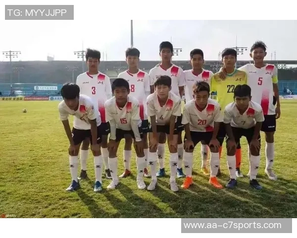 泰山队明星球员泽卡马德鲁加彭啸齐鲁超决赛现场与球迷亲密互动